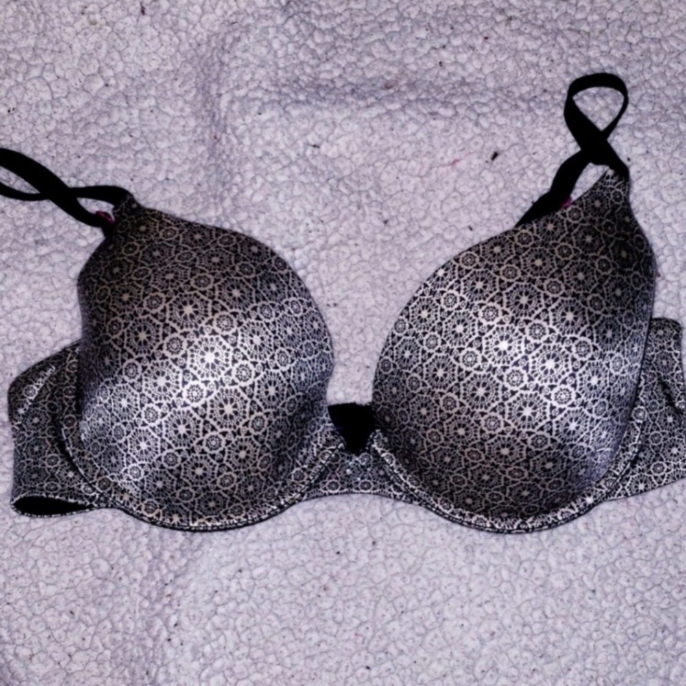 Black and grey patterned bra